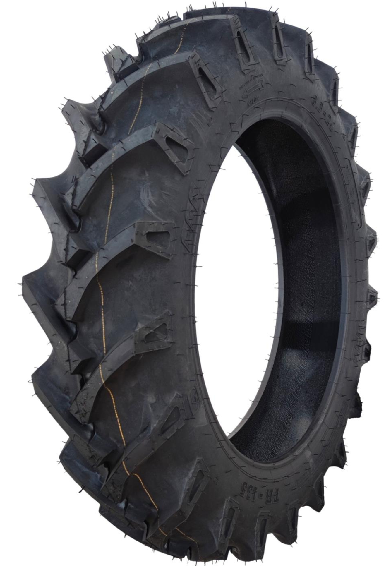 BKT 8.3-32 TT TR135 105A6/101A8 6PR